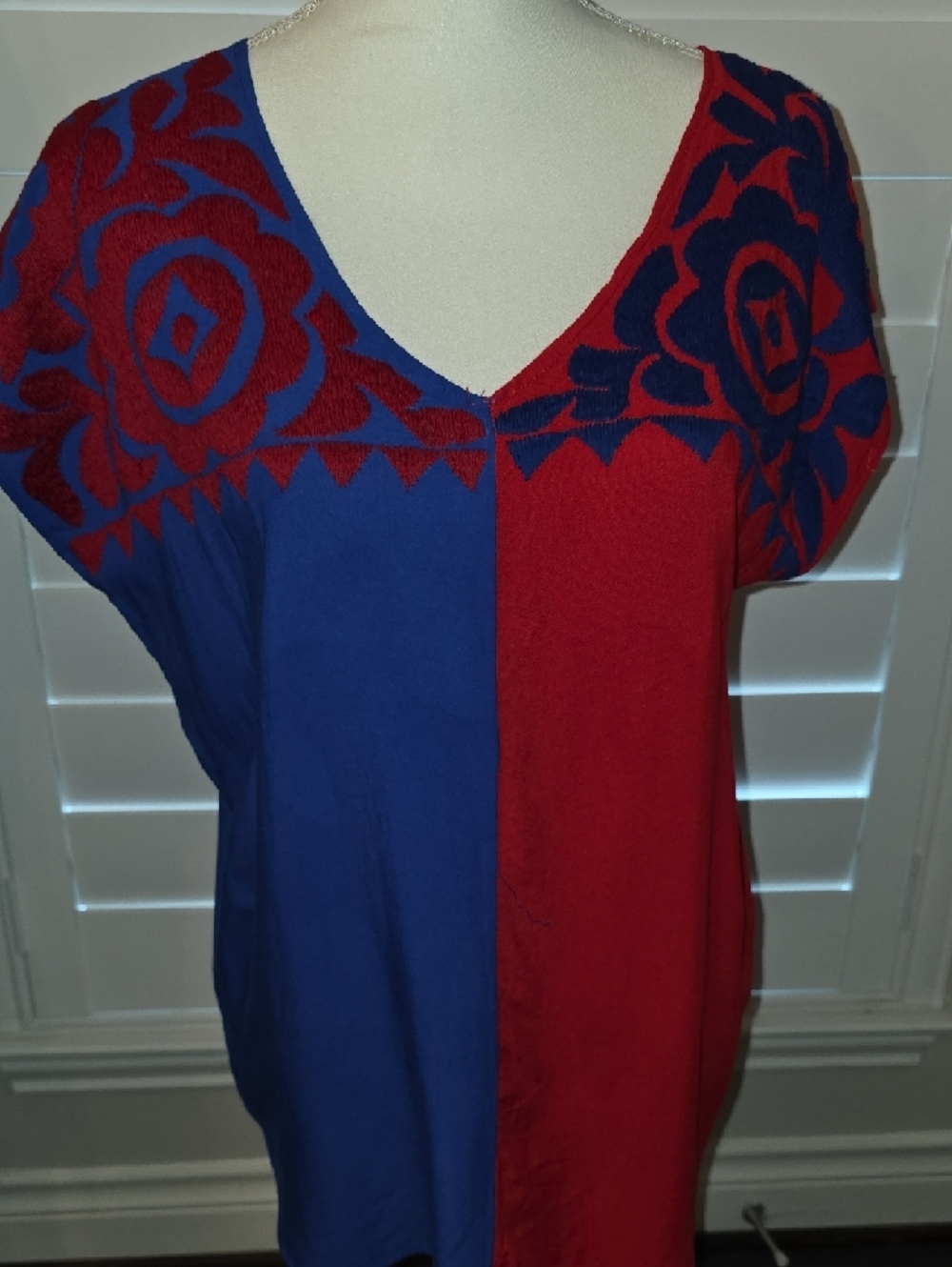 Colorblock Floral V-Neck Tunic Top - Blue & Red - Picture 13 of 16